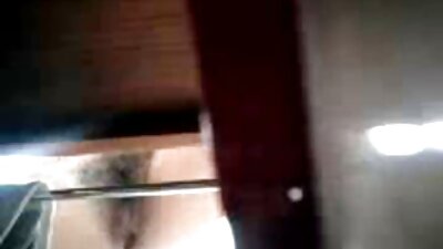 Remaja berbulu eksotik mendapat pukulan gaya doggy oleh lelakinya