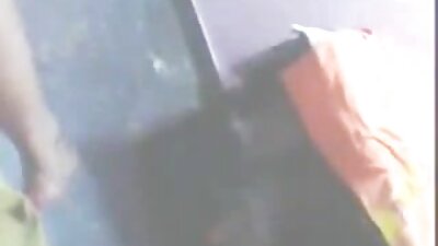 Si rambut coklat dengan senyuman manis semakin merangkap mulutnya