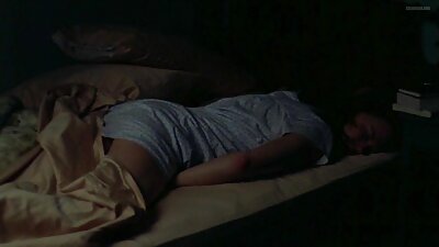 Kekasih Eropah yang kecil molek disenangi oleh teman lelaki tercintanya
